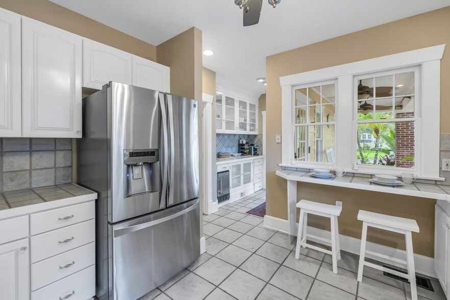 More Photos Of 635 Bay St NE, Saint Petersburg Hospitality For Sale