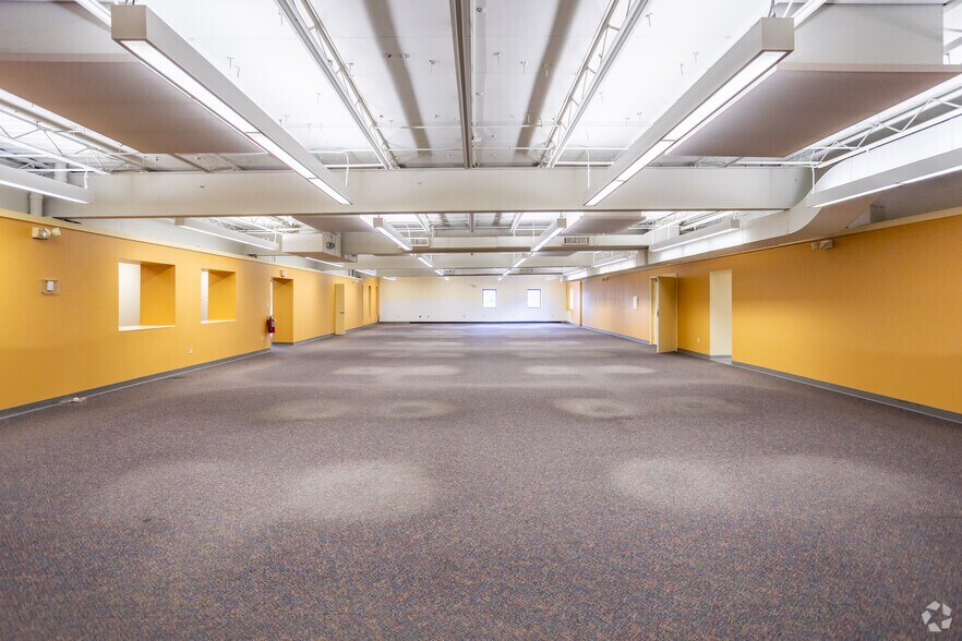 More Photos Of 520 Pleasant Valley Rd, Trafford Office For Sale