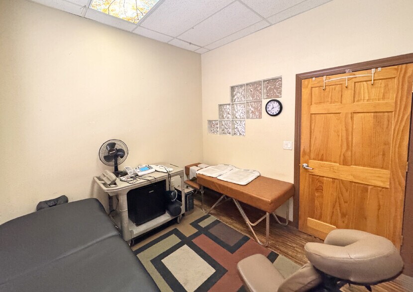 More Photos Of 8625-A Golf Course Rd NW, Albuquerque Office For Sale