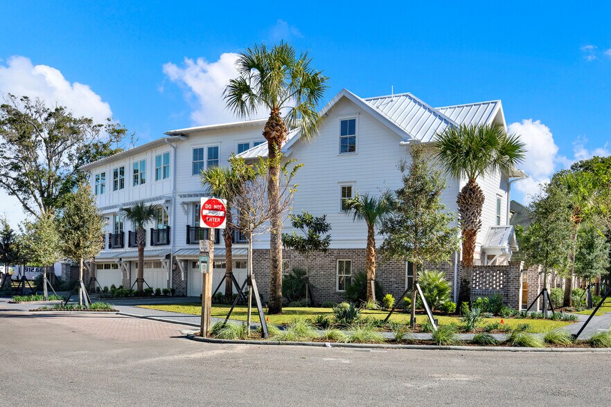 More Photos Of 104 17th st, Tybee Island Apartments For Sale
