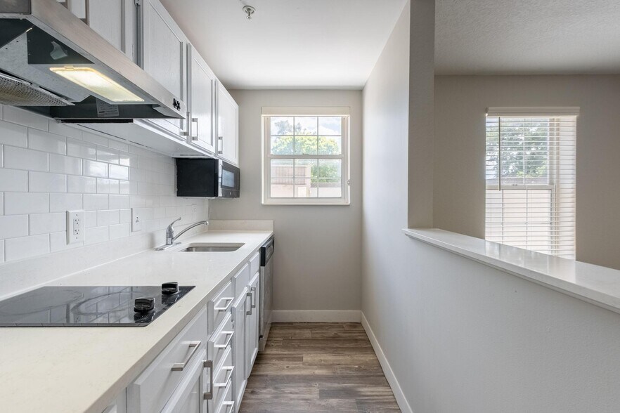 More Photos Of 13200 49th St N, Clearwater Apartments For Lease