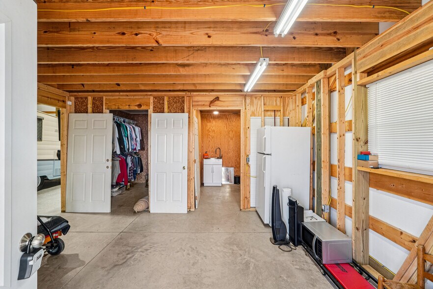More Photos Of 510 Lillys Bridge Rd, Mount Gilead Flex For Sale