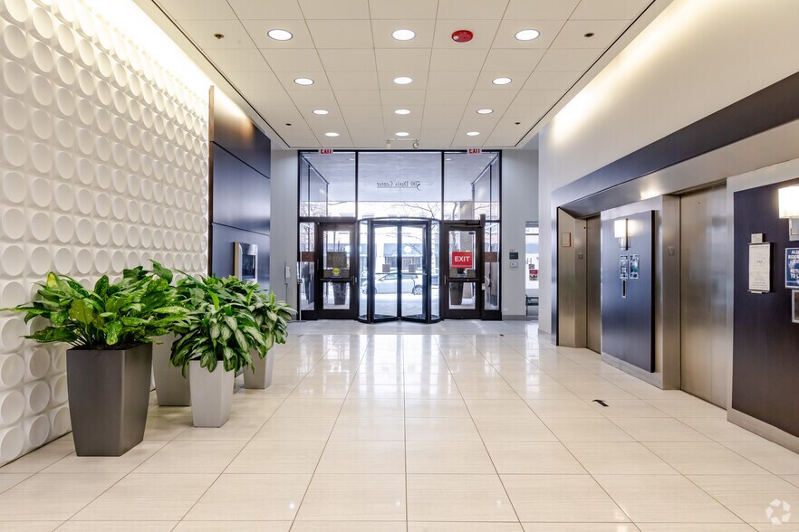 More Photos Of 500 Davis St, Evanston Office For Lease