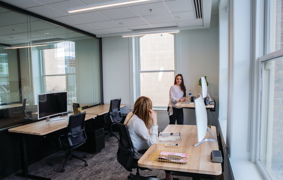 More Photos Of 3 Greenway Plz, Houston Office For Lease