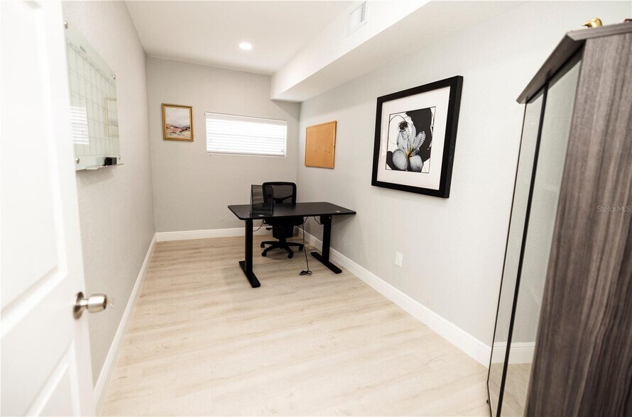 More Photos Of 733 W Colonial Dr, Orlando Office Residential For Sale