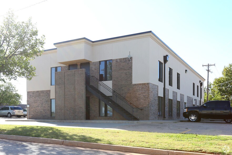 More Photos Of 7201 N Classen Blvd, Oklahoma City Office For Lease