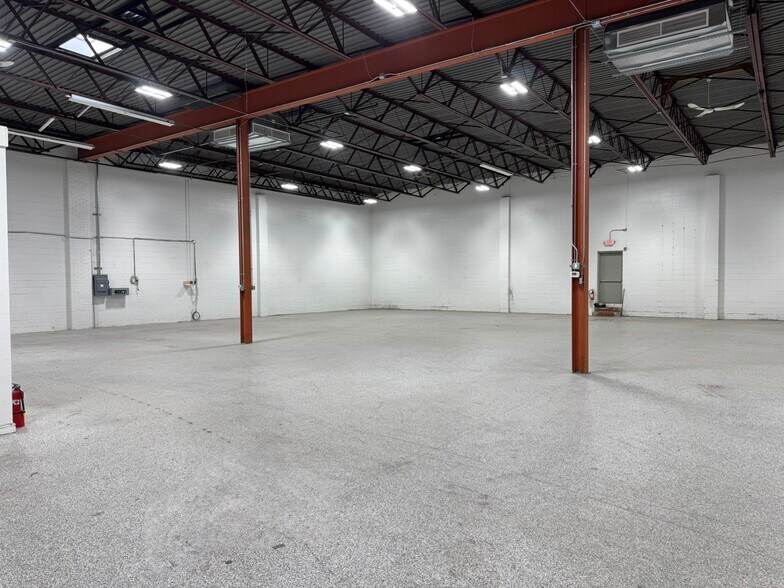More Photos Of 134 Myer St, Hackensack Warehouse For Lease