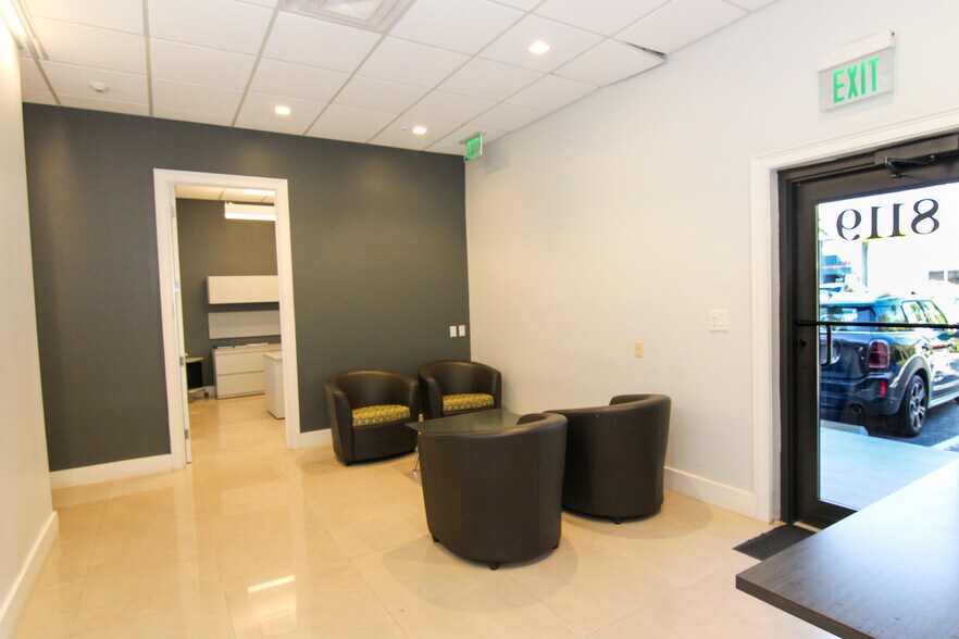More Photos Of 8111-8119 NW 33rd St, Miami Warehouse For Sale