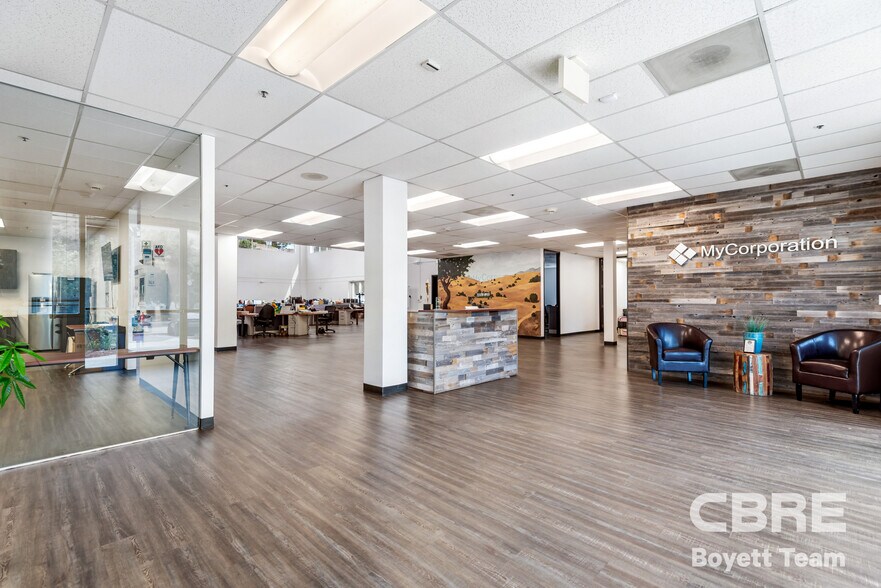 More Photos Of 26025 Mureau Rd, Calabasas Office For Sale