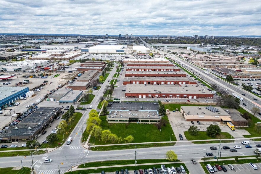 More Photos Of 220 Advance Blvd, Brampton Office For Sale