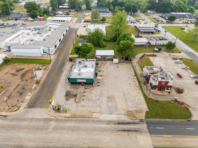 More Photos Of 509 US Highway 271 N, Gilmer Flex For Sale