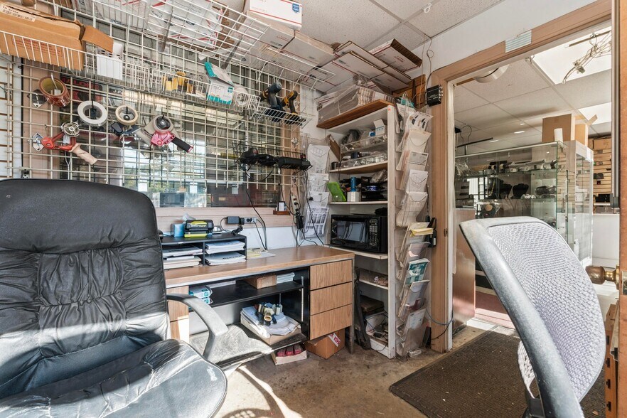 More Photos Of 1907 Sanford Rd, Wells General Retail For Sale