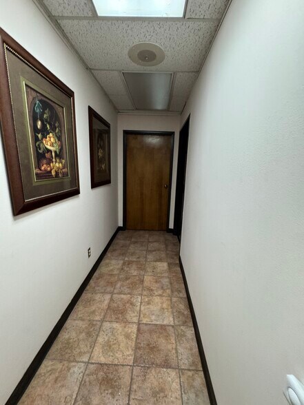 More Photos Of 8716 SE 15th St, Oklahoma City Distribution For Sale