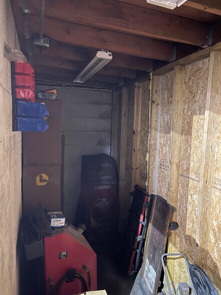 More Photos Of 56 Fox St, Phillipsburg Auto Repair For Sale