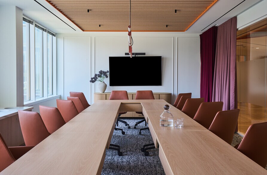 More Photos Of 3101 Wilson Blvd, Arlington Coworking Space