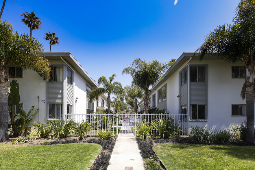 Primary Photo Of 326 San Vicente Blvd, Santa Monica Apartments For Sale