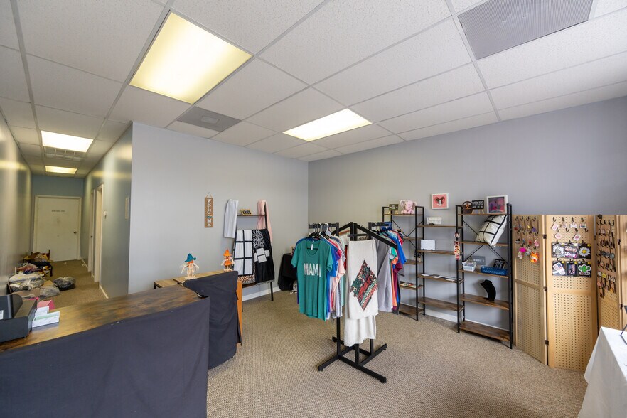 More Photos Of 20310 Main St E, Huntingdon Storefront For Sale