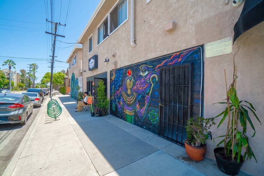 More Photos Of 1090 Redondo Ave, Long Beach Storefront Retail Residential For Sale