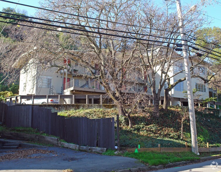 More Photos Of 129 Woodland Ave, San Rafael Apartments For Sale