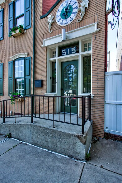 Primary Photo Of 515 Locust St, Columbia Storefront Retail Office For Lease
