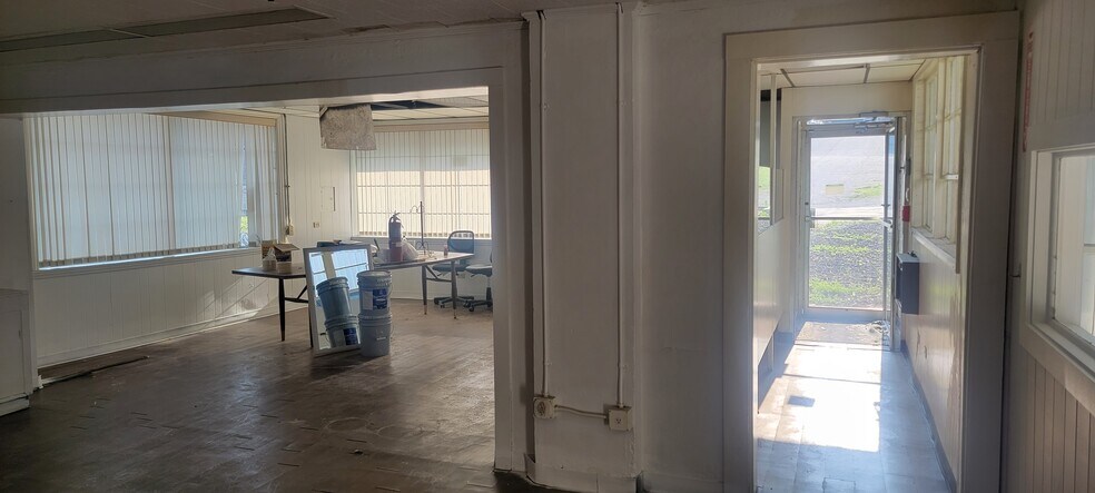 More Photos Of 585 11th St NW, Hickory Manufacturing For Lease