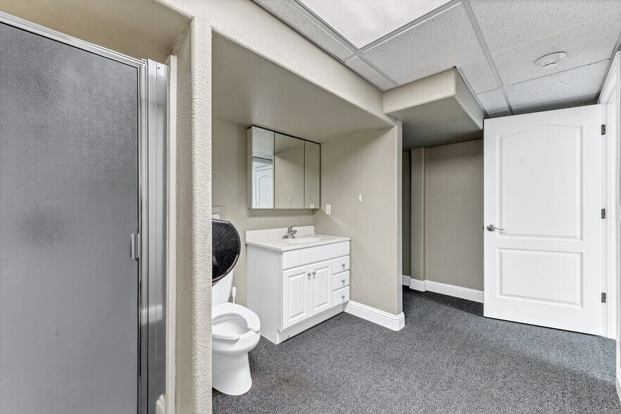 More Photos Of 1925 Francisco Blvd E, San Rafael Light Manufacturing For Lease