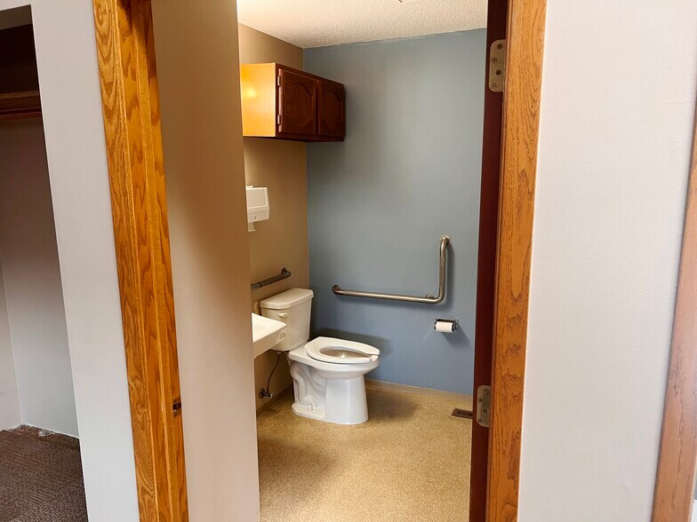 More Photos Of 516 NW 6th St, Brainerd Office For Sale