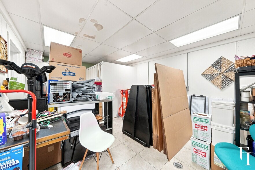 More Photos Of 1353 SW 1st St, Miami Storefront Retail Residential For Sale