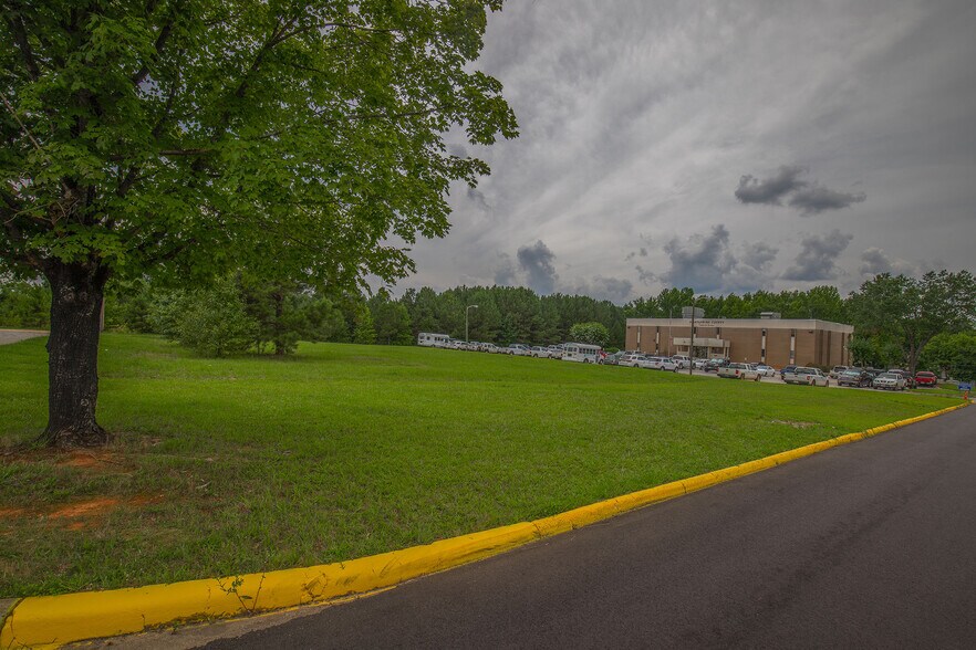 More Photos Of 9055 Fairforest Rd, Spartanburg Land For Sale