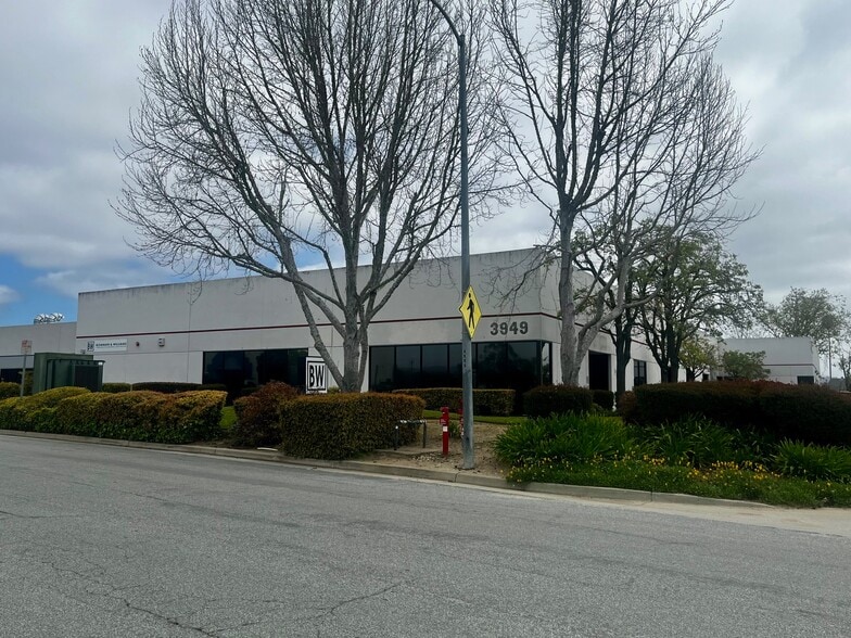 More Photos Of 3949 Research Park Ct, Soquel Light Manufacturing For Lease
