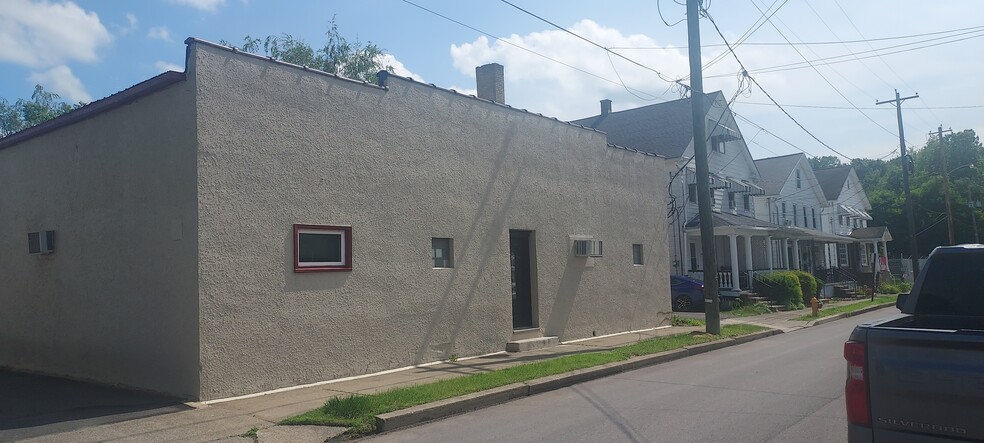 Primary Photo Of 66-68 Plymouth St, Edwardsville Flex For Sale