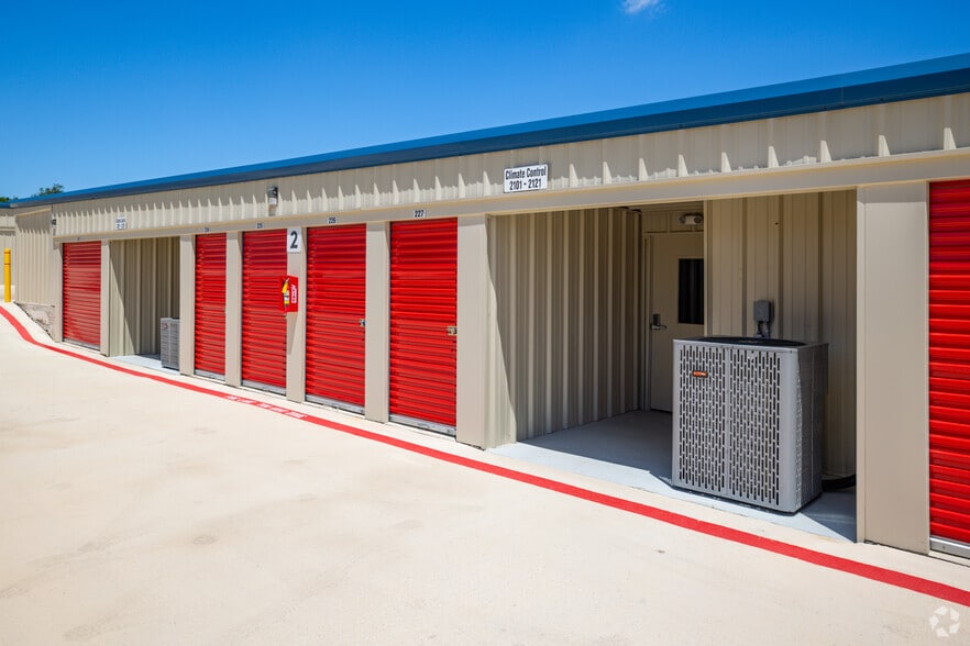 More Photos Of 6445 Green Valley Rd, Cibolo Self Storage For Sale