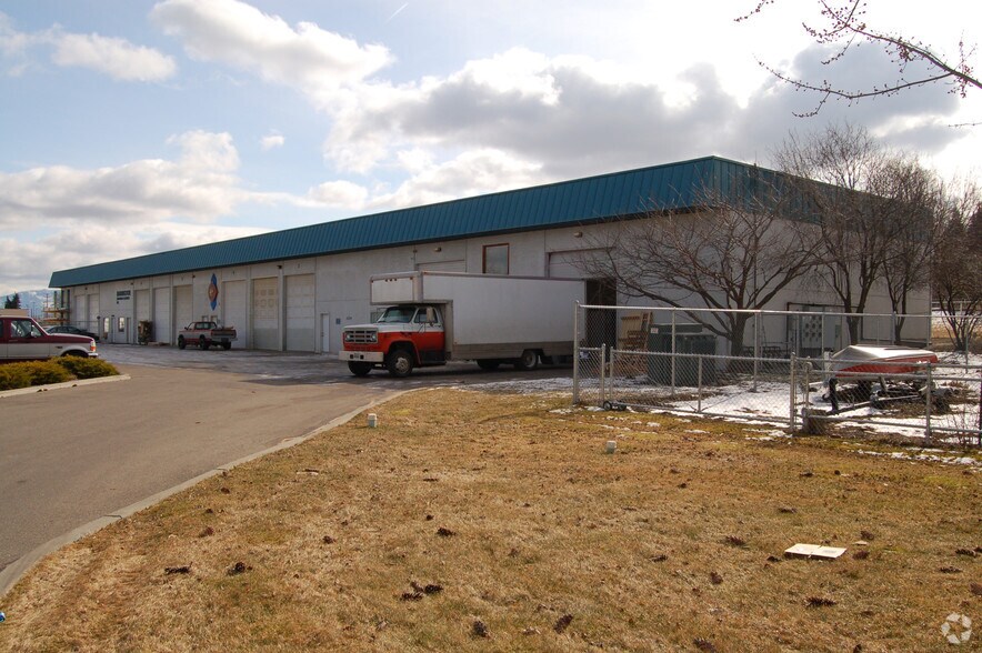 More Photos Of 2224 N Locust Rd, Spokane Valley Warehouse For Lease