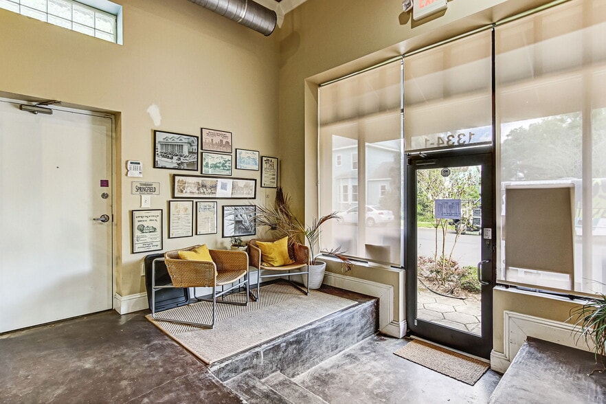 More Photos Of 1334 Walnut St, Jacksonville Office For Sale