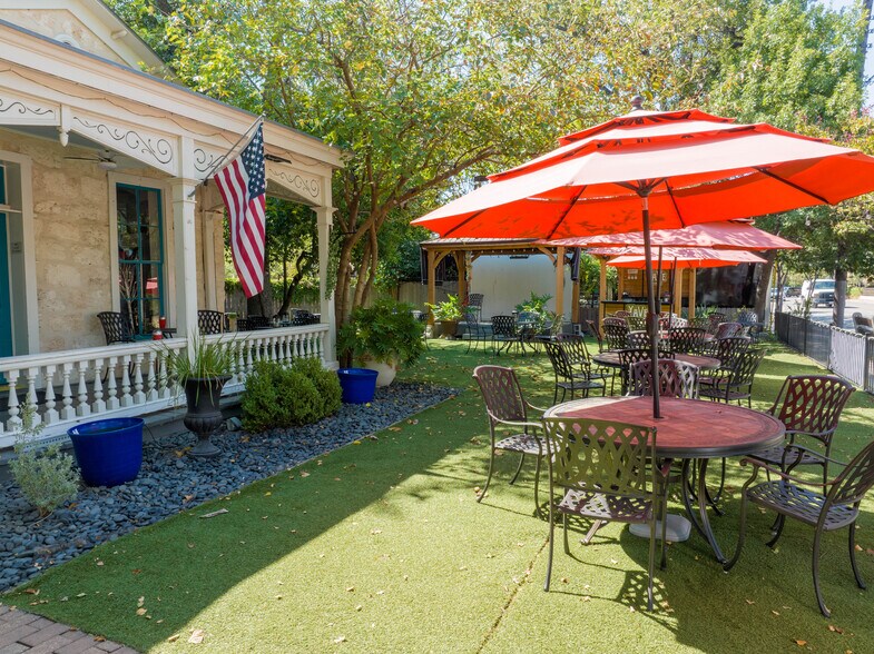 More Photos Of 1102 S Alamo St, San Antonio Storefront Retail Office For Sale