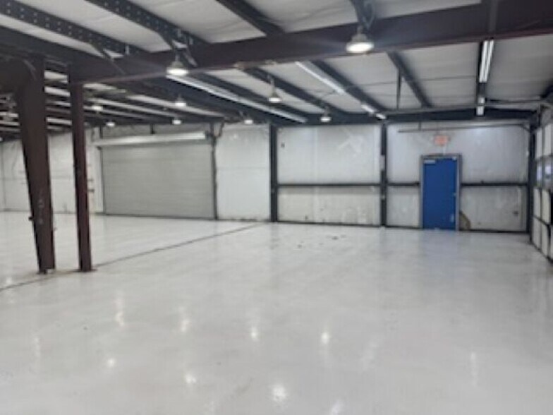 More Photos Of 2470 Air Park Rd, Charleston Warehouse For Lease