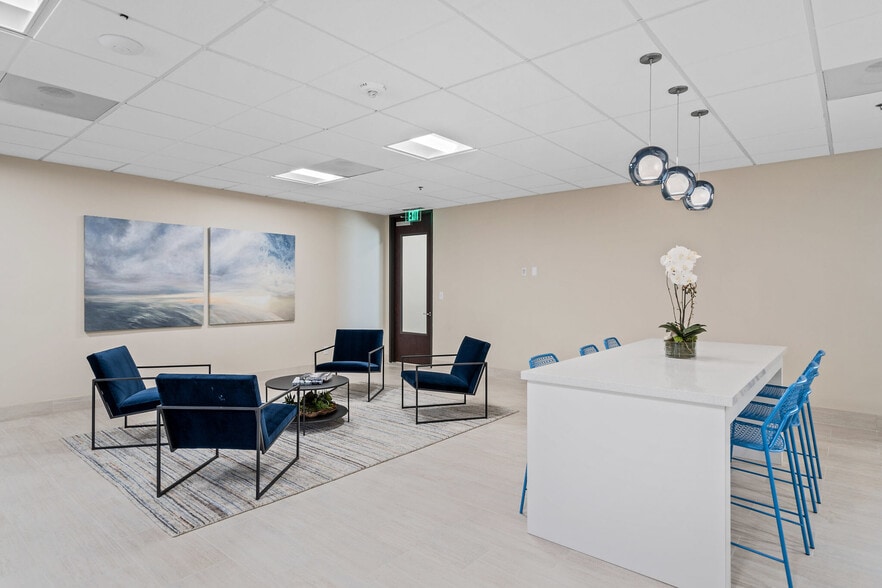 More Photos Of 16051 Addison Rd, Addison Office For Lease