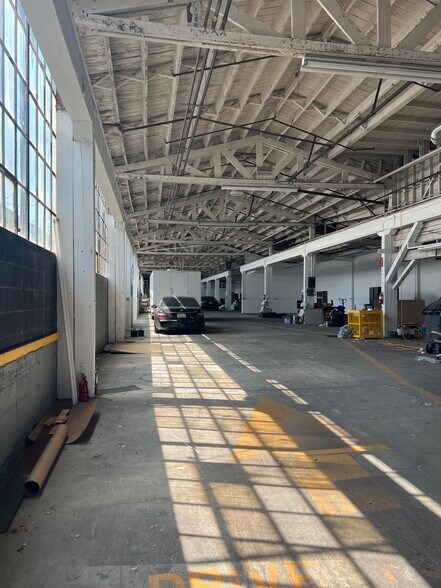 More Photos Of 5749 Horton St, Emeryville General Retail For Lease
