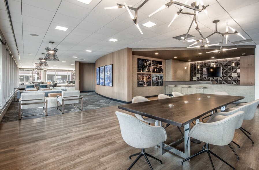 More Photos Of 10255 W Higgins Rd, Rosemont Office For Sale