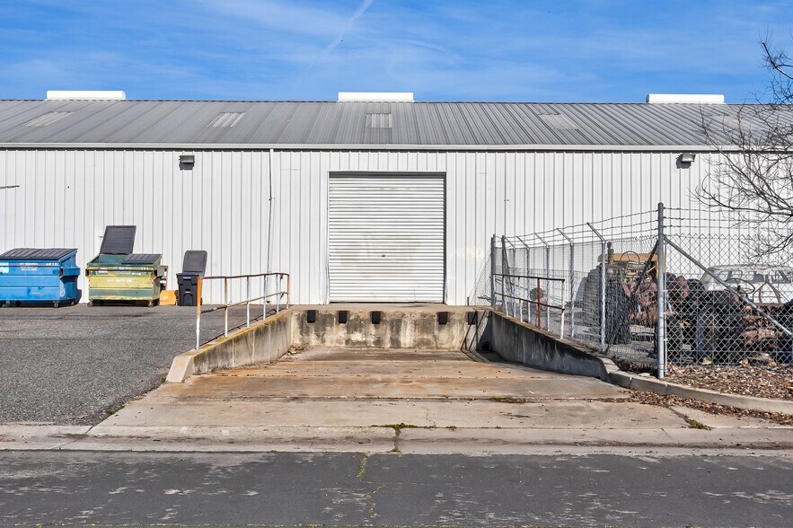 More Photos Of 301 Wetmore St, Manteca Manufacturing For Lease