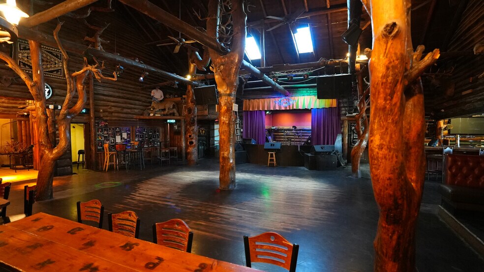 More Photos Of 3404 E Route 66, Flagstaff Freestanding For Sale