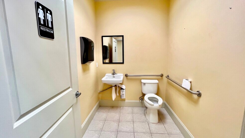 More Photos Of 2469 E Piedmont Rd, Marietta Office For Lease