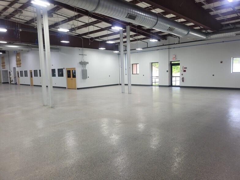 More Photos Of 450 W River St, Orange Light Distribution For Sale