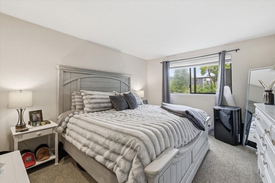 More Photos Of 1601-1607 Bonney Ave, Sumner Apartments For Sale