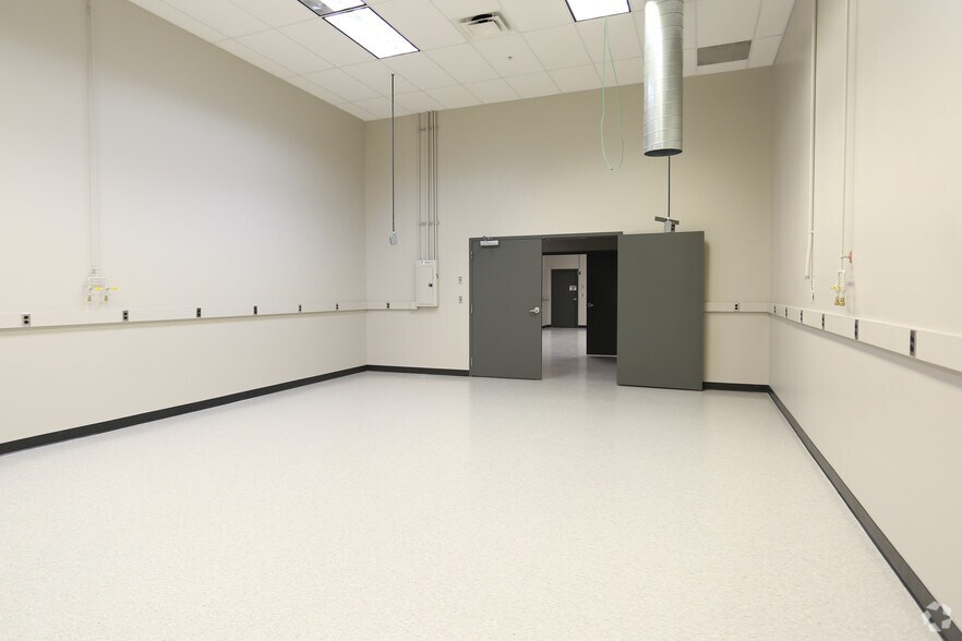 More Photos Of 2600 Manitou Rd, Rochester Research And Development For Sale