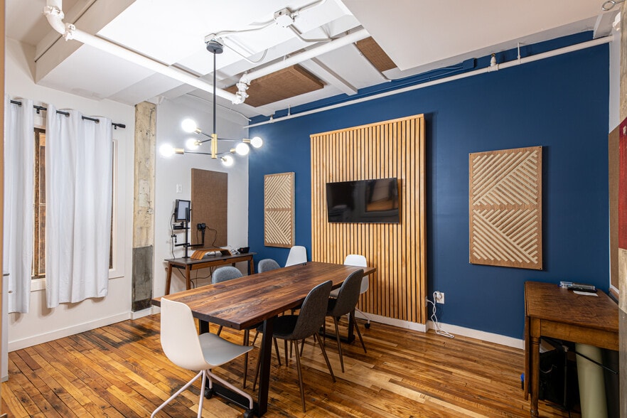 More Photos Of 16 Emory Pl, Knoxville Office Residential For Sale