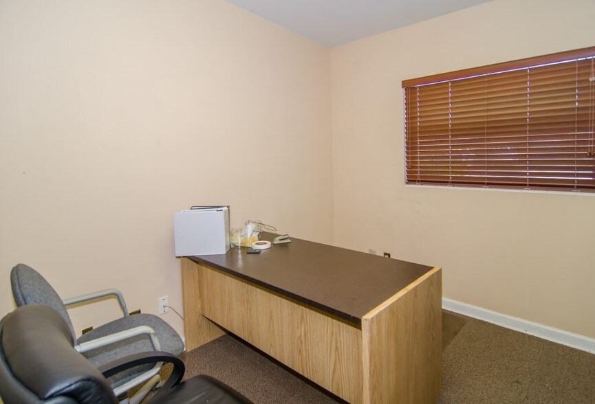 More Photos Of 258 Short Ave, Longwood Office For Sale
