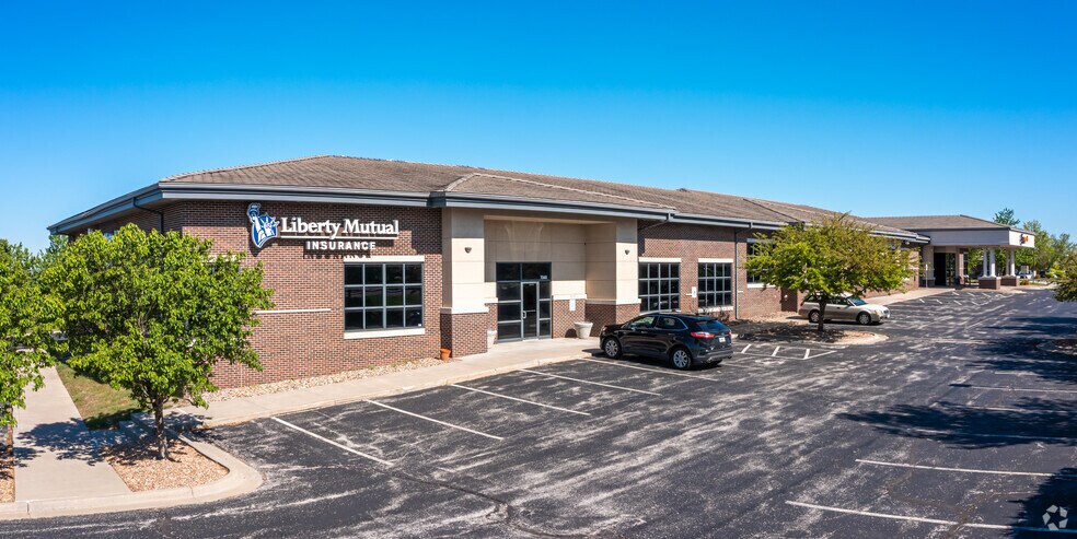 More Photos Of 3340-3350 NE Ralph Powell Rd, Lee's Summit Office For Lease