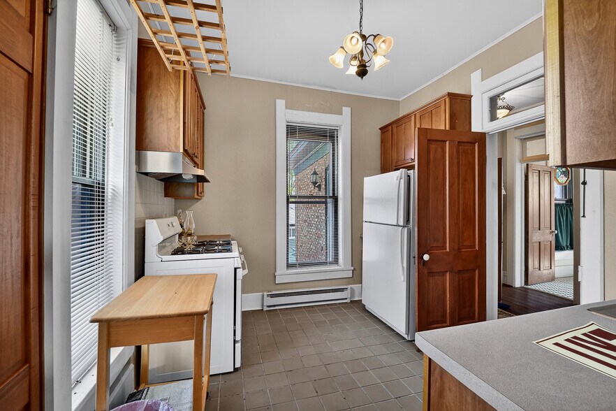 More Photos Of 210 W High St, Orangeville Hospitality For Sale