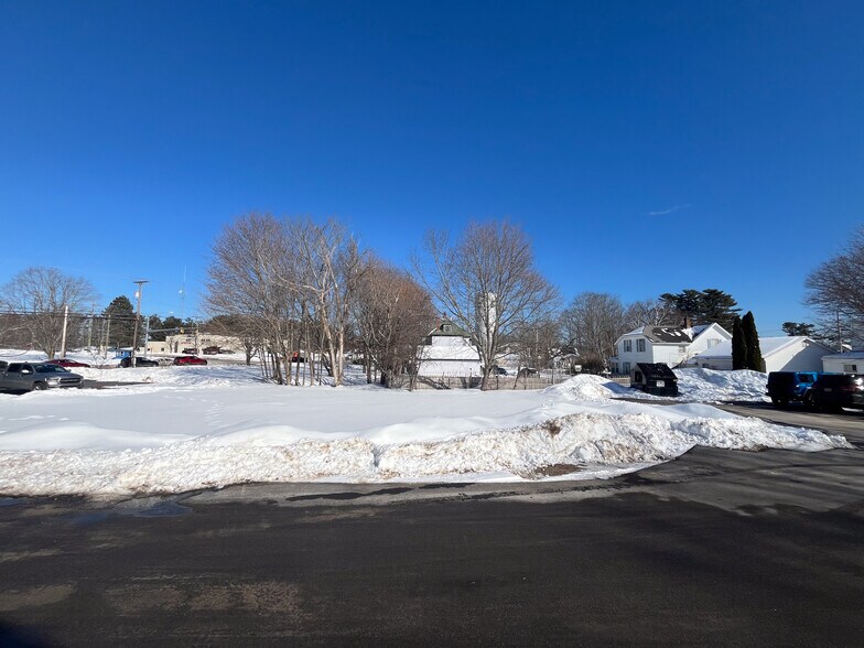 More Photos Of 155 Saco Ave, Old Orchard Beach Office For Sale